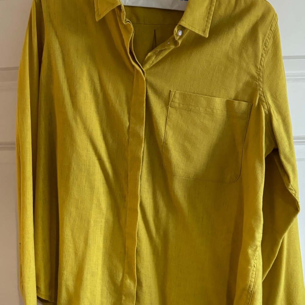 Women’s Orvis Linen Button Shirt in Mustard Yellow